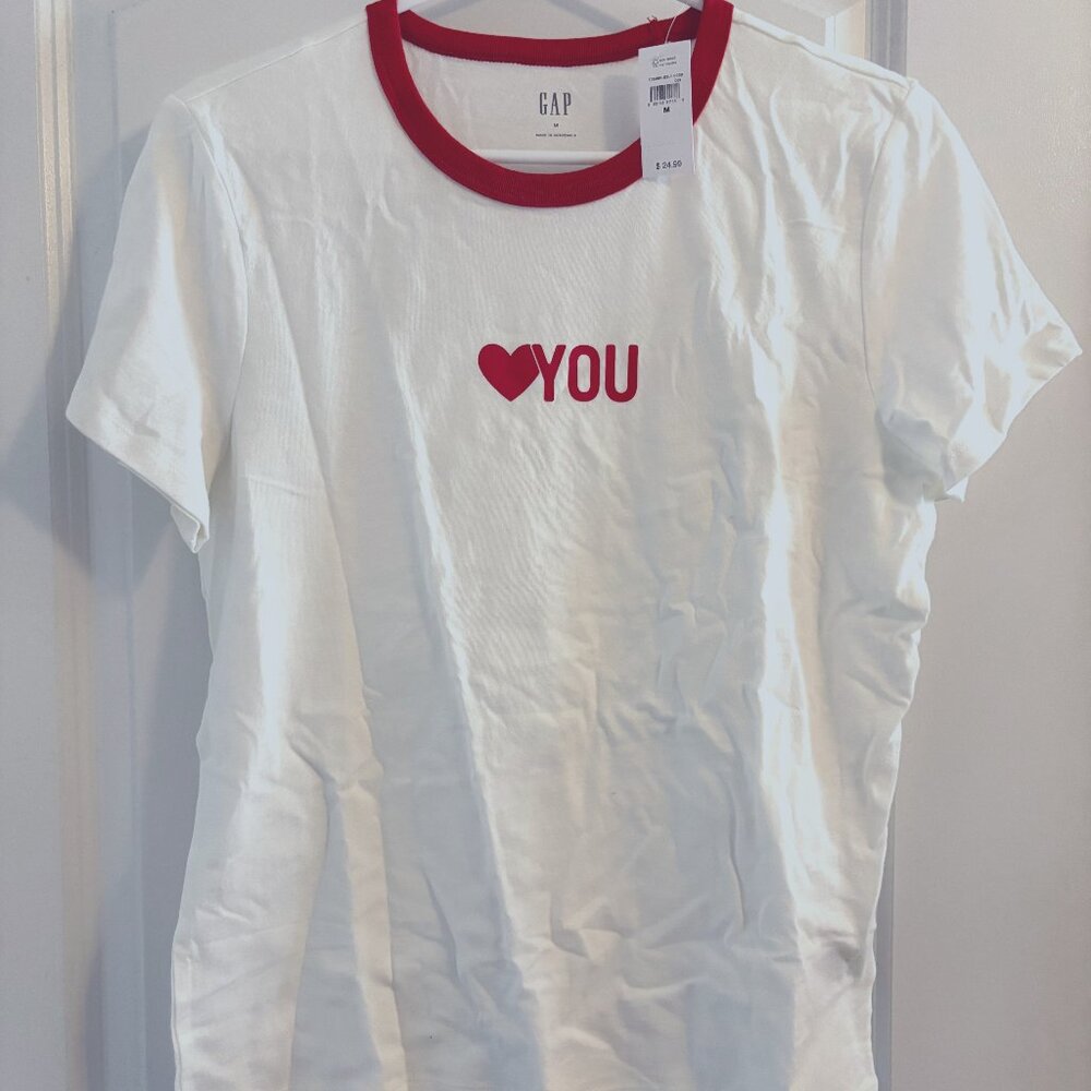 NWT GAP Favorite Crewneck T-Shirt